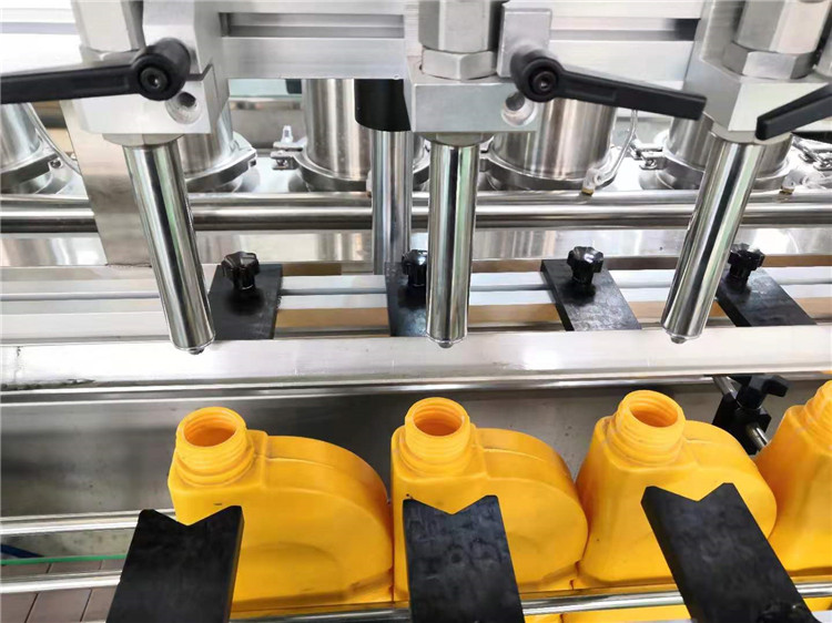 Máy chiết rót hóa chất chai LDP